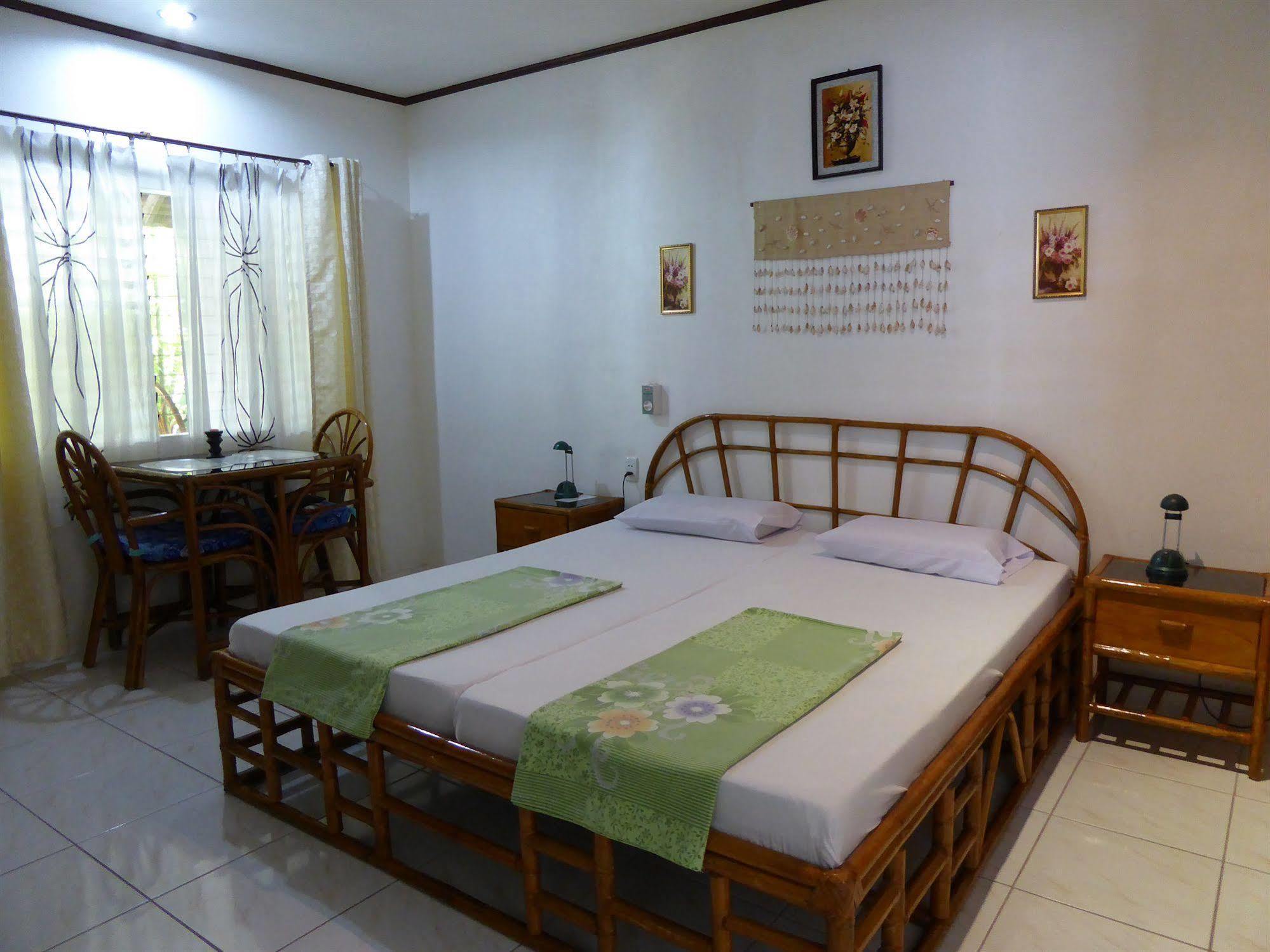 Marcosas Cottages Resort Moalboal Exterior photo